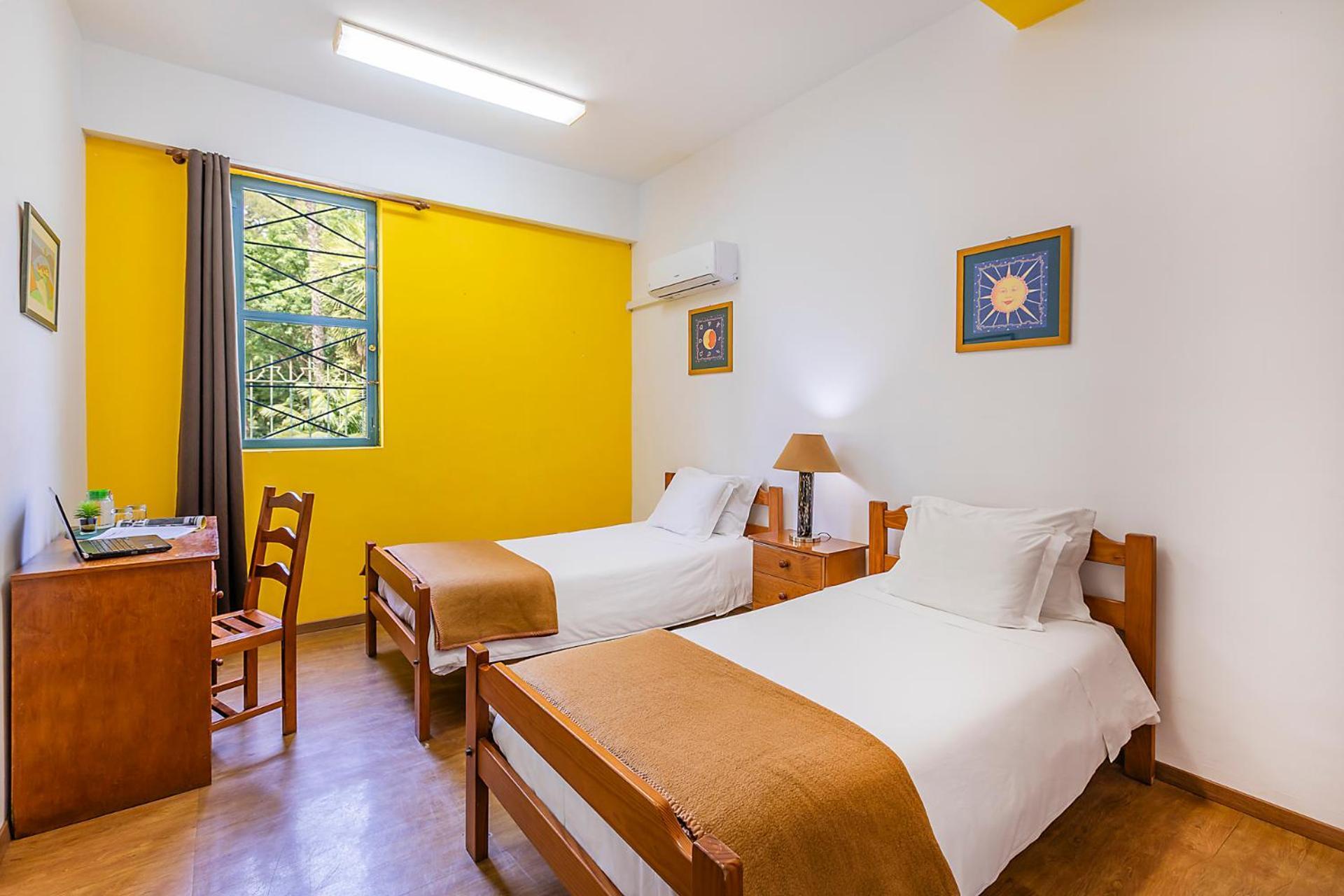 Zweibettzimmer mit eigenem Bad