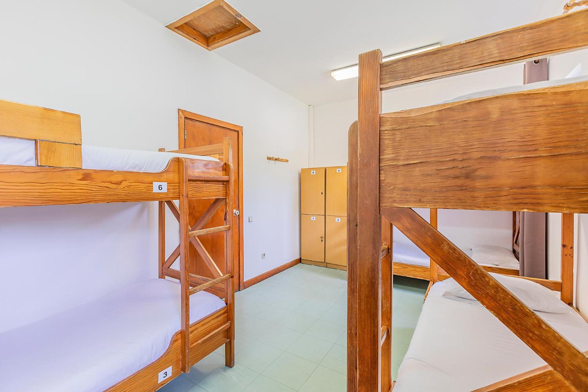 Etagenbett im 6-Betten-Schlafsaal für Damen